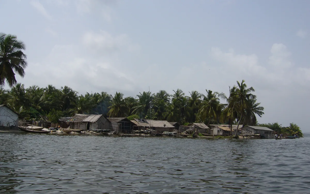 Île Napoléon à Assinie, Côte d'Ivoire — ONG Protégeons notre Littoral